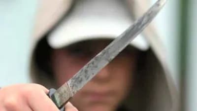 Samuxda bıçaqlanma: Gənc yaralandı, vəziyyəti orta-ağır olaraq qalır