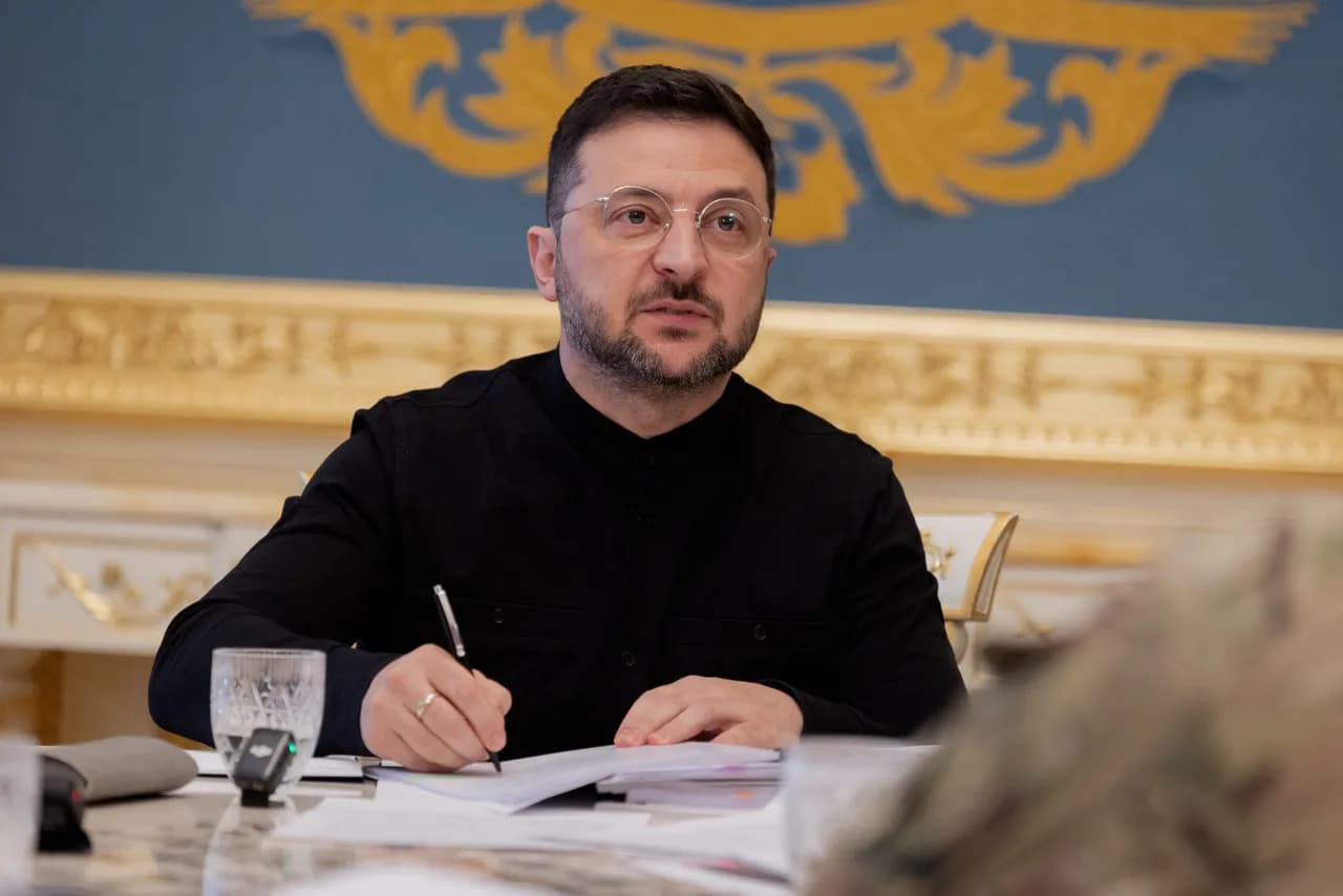 Zelenski Ukraynanın Qiymətli Kağızlar üzrə Milli Komissiyasının sədrini vəzifədən azad edib