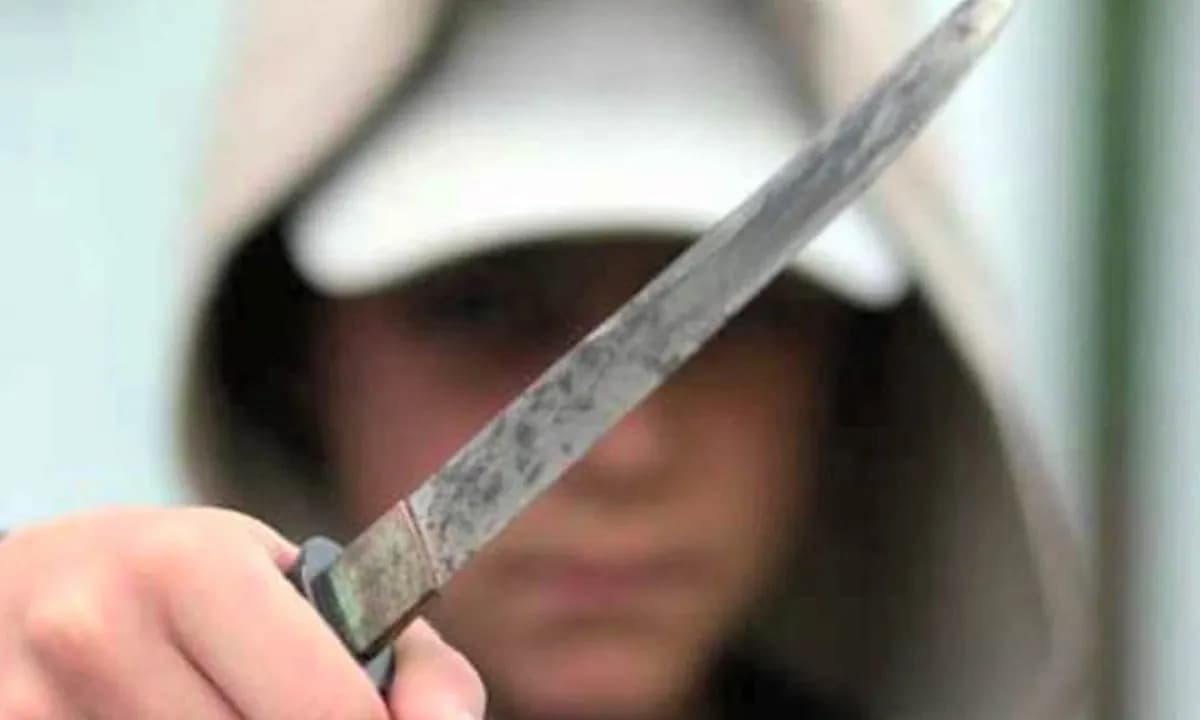 Samuxda 22 yaşlı gənc bıçaqlanıb