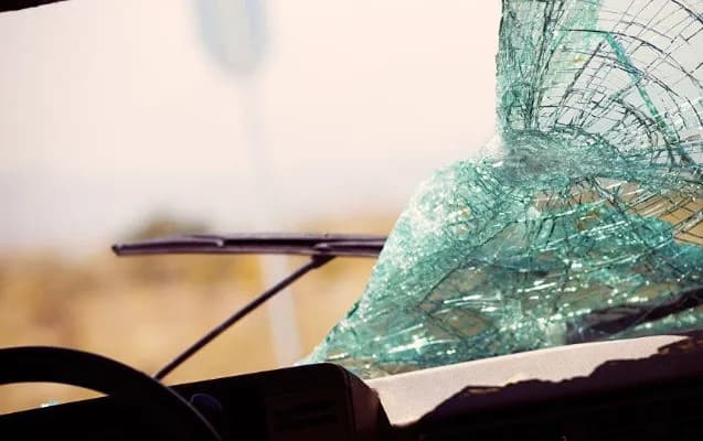 Kürdəmirdə yol qəzası olub, 3 nəfər yaralanıb