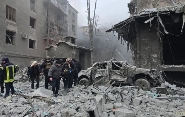 Xarkov: Ballistik zərbə yaşayış binasına dəydi, onlarla insan yaralandı