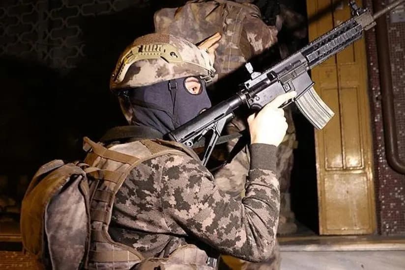 İstanbulda İŞİD əməliyyatı: 110 şübhəli saxlanıldı, terror maliyyəsi aşkarlanır