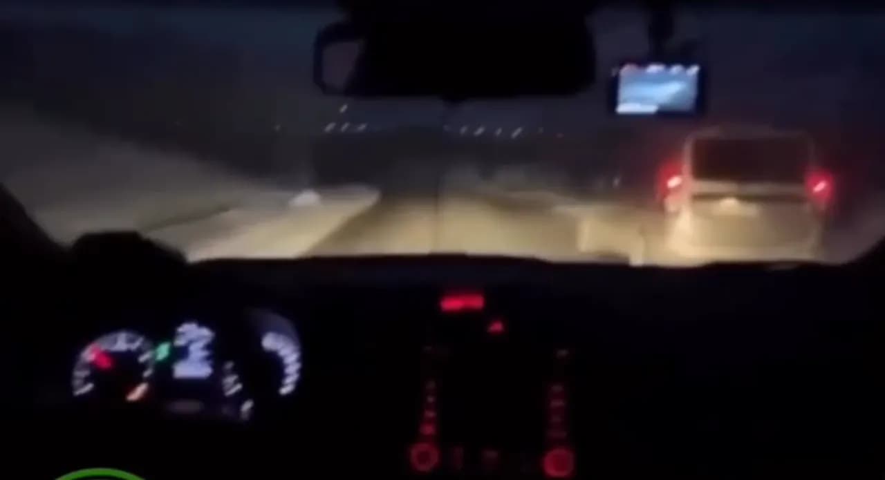 Qubada avtomobil qarda aşıb: Sürücü idarəetməni itirdi, üç nəfər yaralandı