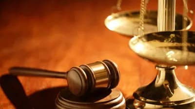 ABŞ Səfirliyinin keçmiş əməkdaşı yarım milyonluq dələduzluqda ittiham edilir