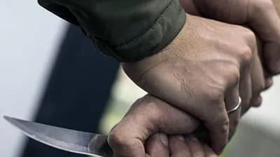 Cəlilabadda gənclər arasında dava: Bir nəfər bıçaqlanıb, xəstəxanaya yerləşdirilib